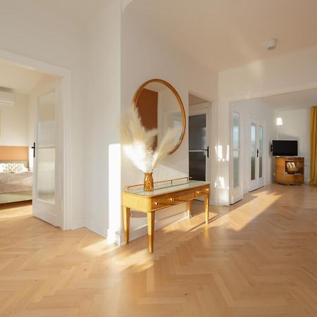 Apartment For 6 People Near Royal Baths Park By Renters Prestige Warschau Buitenkant foto