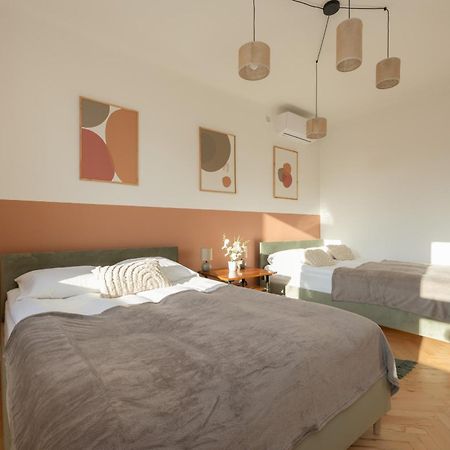 Apartment For 6 People Near Royal Baths Park By Renters Prestige Warschau Buitenkant foto
